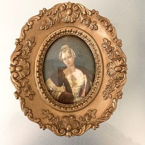 Gold Ornate Vintage Frame -  Cameo Creation Countess Hohnstein